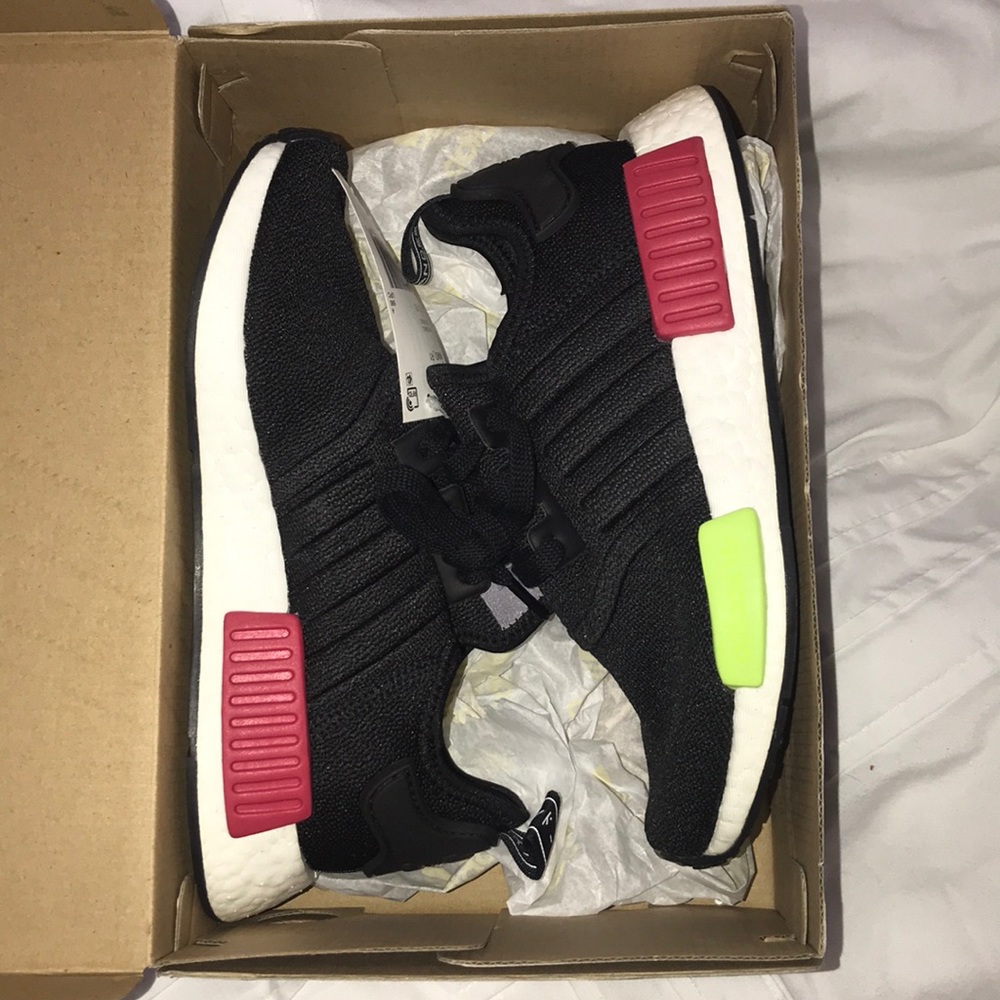 ADIDAS NMD R1